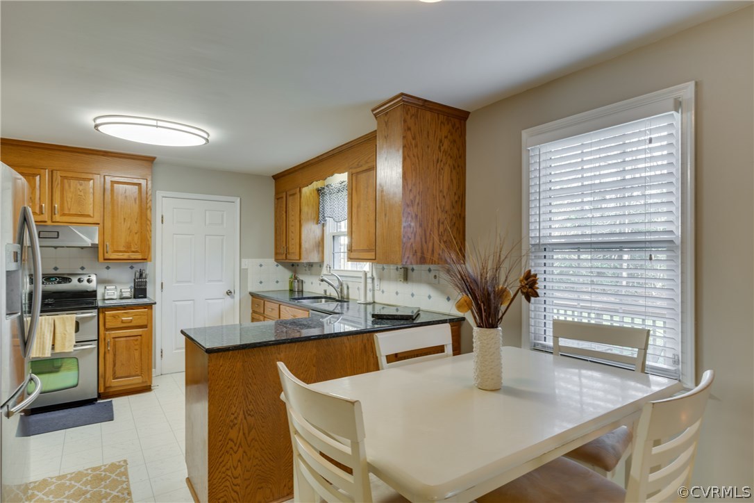 20009 White Oak Road Sutherland, VA 23885 - Photo 21 of 31 cute breakfast nook off the kitchen