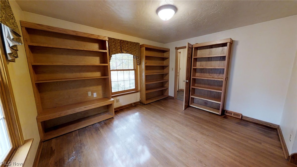 1570 Crest Road Cleveland Heights, OH 44121 - Photo 8 of 19 1st floor Master Bedroom