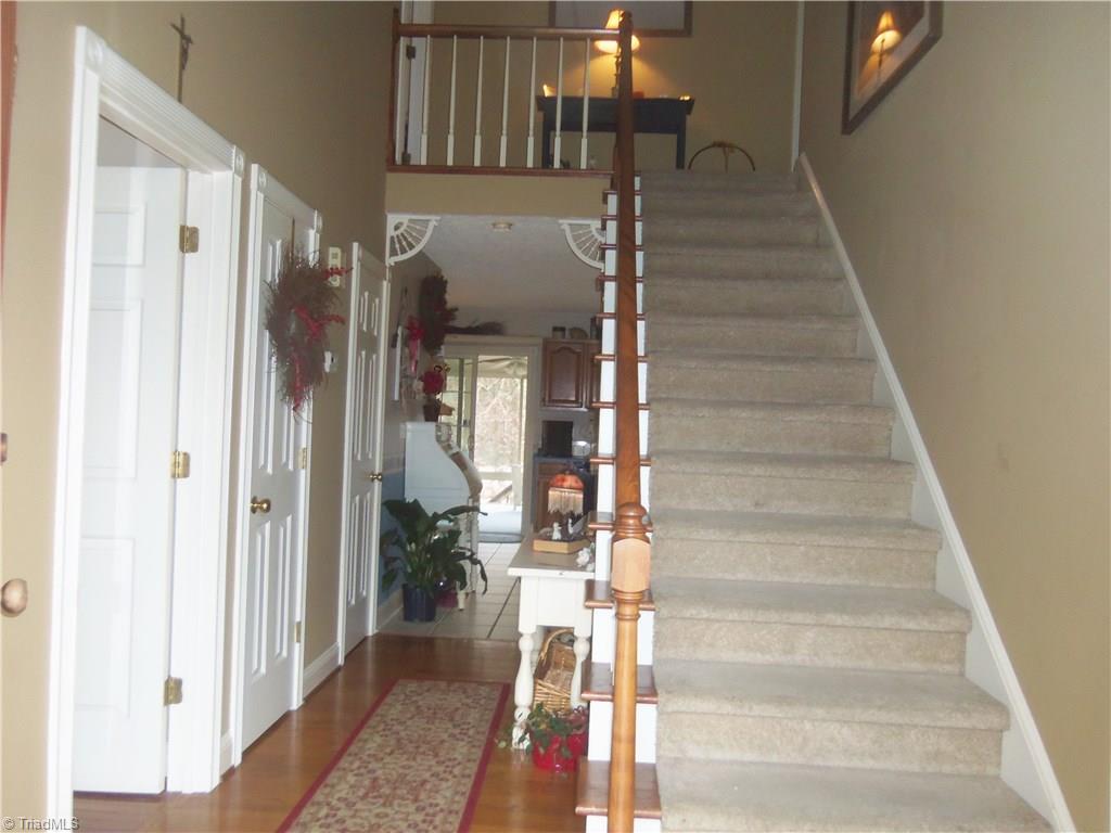 325 Ridgeway Lane Lexington, NC 27295 - Photo 3 of 27 Gallery Image 3