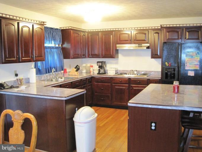 890 Siler Road Winchester, VA 22603 - Photo 4 of 10 Kitchen