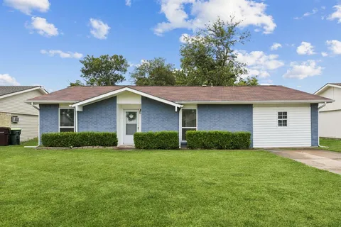 $325,000 | 1716 Armstrong Drive, Plano, TX 75074