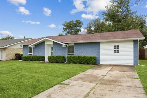 $325,000 | 1716 Armstrong Drive, Plano, TX 75074