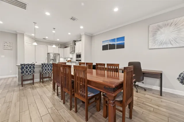 $5,000 | 1914 Shearn Street, Houston, TX 77007