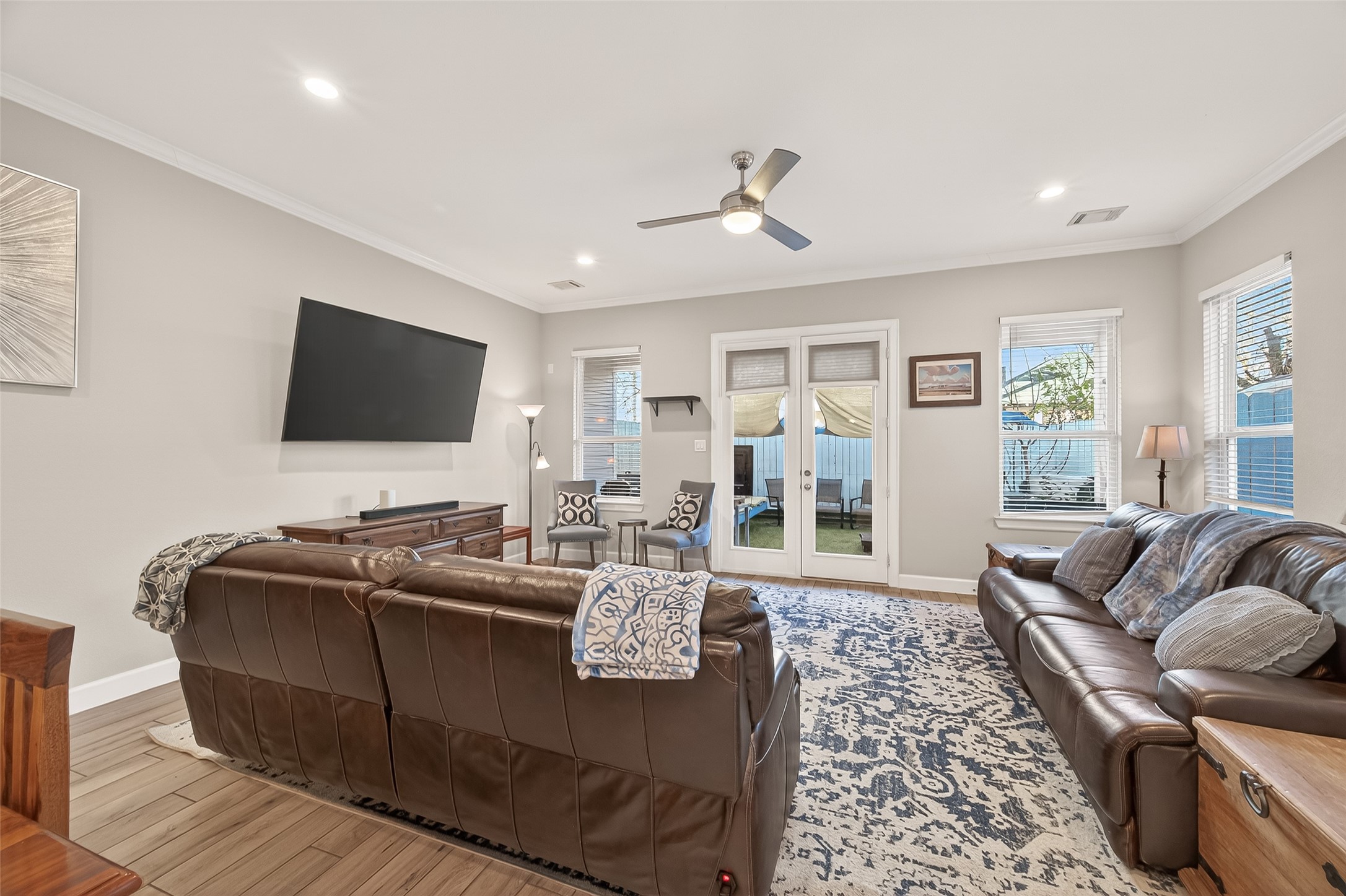 1914 Shearn Street Houston, TX 77007 - Photo 4 of 50