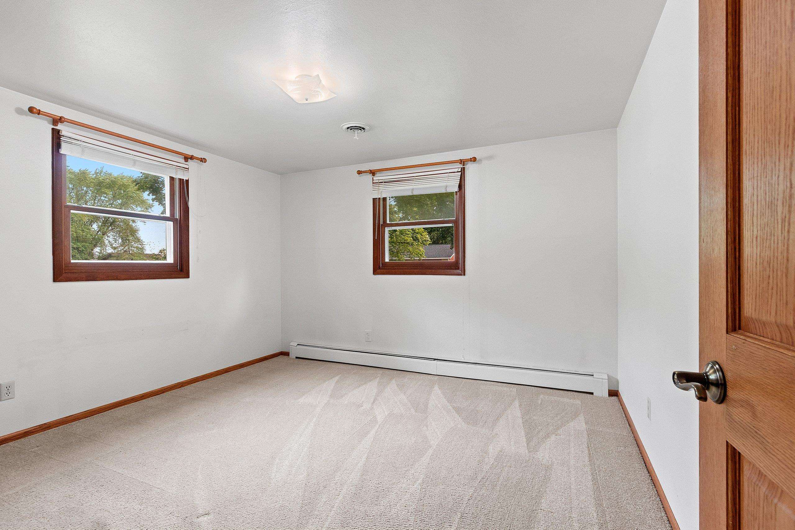 1203 Valleyview Road Green Bay, WI 54304 - Photo 25 of 81