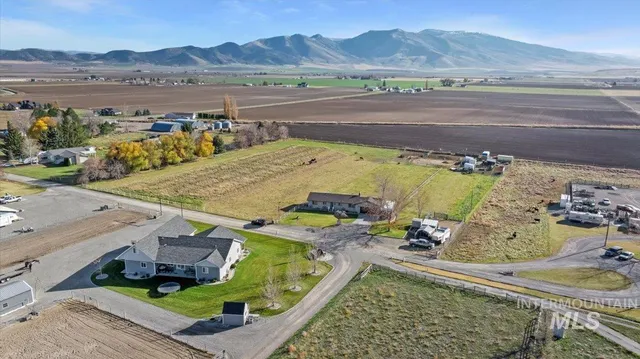 $560,000 | 411 Mountain View Lane, Burley, ID 83318