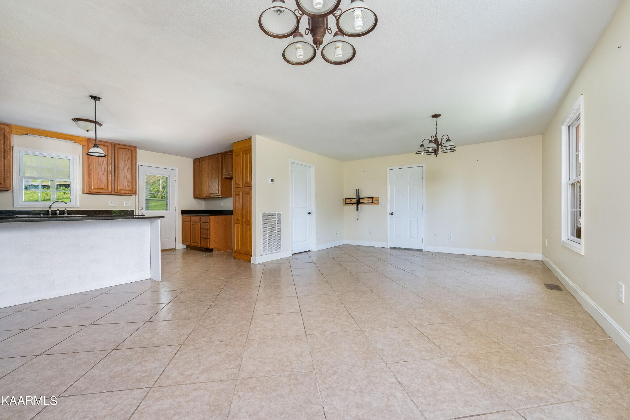 212 George Bowers Road Elizabethton, TN 37643 - Photo 29 of 49 a view of a kitchen and a window