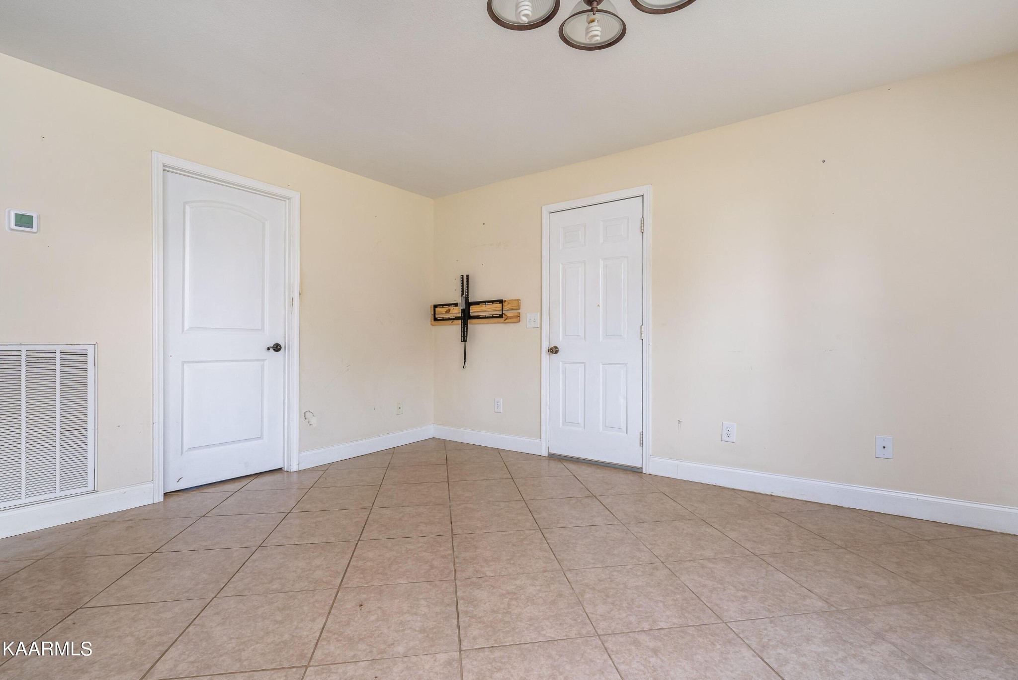 212 George Bowers Road Elizabethton, TN 37643 - Photo 31 of 49 a view of an empty room