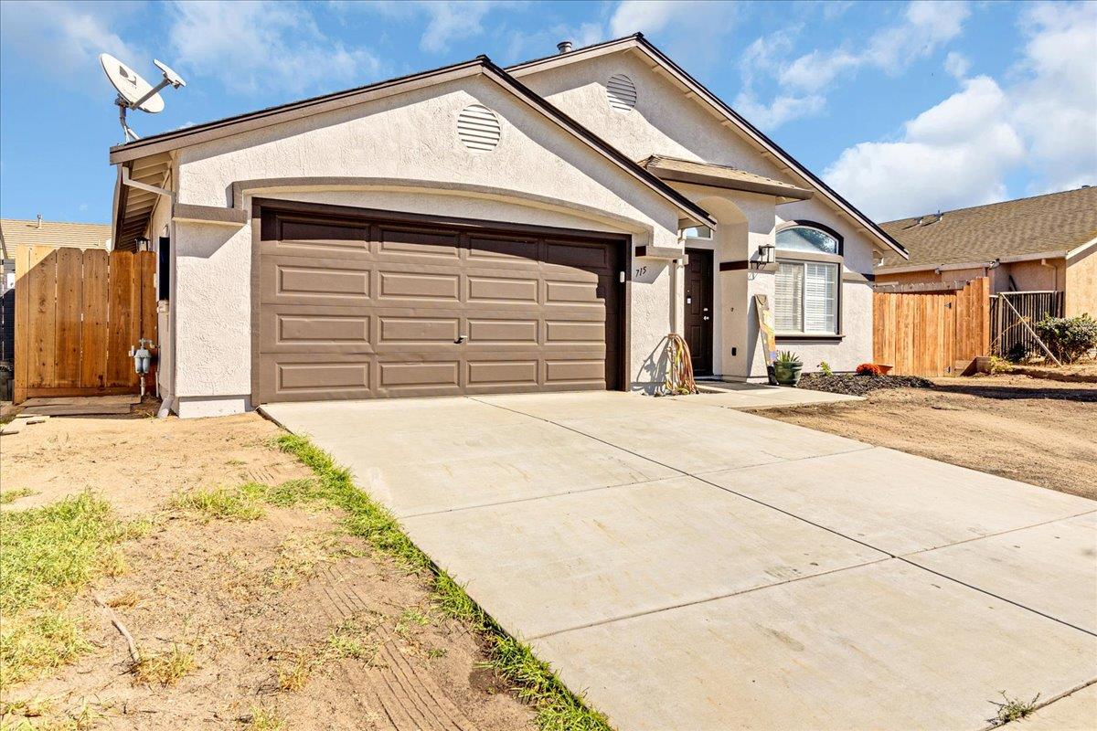 715 Skinner Street Soledad, CA 93960 - Photo 2 of 35 a front view of a house