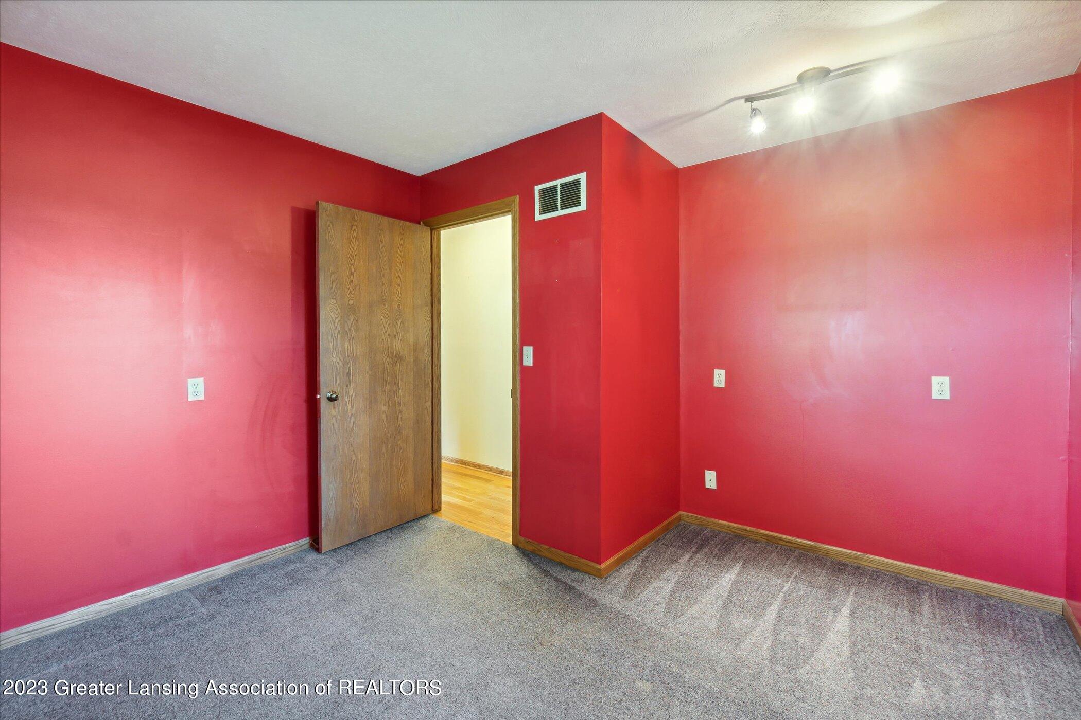 201 North Chester Road Charlotte, MI 48813 - Photo 27 of 49 27-201-N-Chester-Rd-Charlotte-MI-48813-W