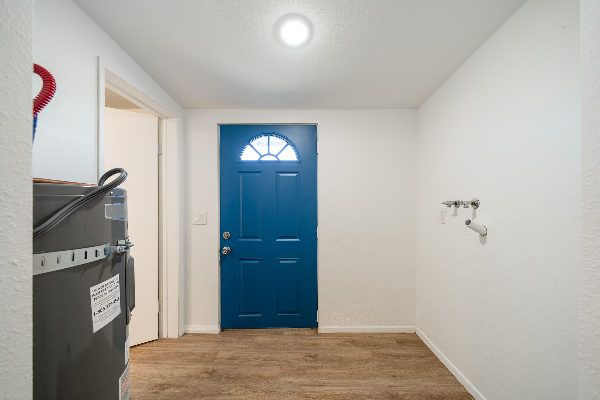 8443 Gaskell Road Rosamond, CA 93560 - Photo 20 of 45 a view of an entryway space
