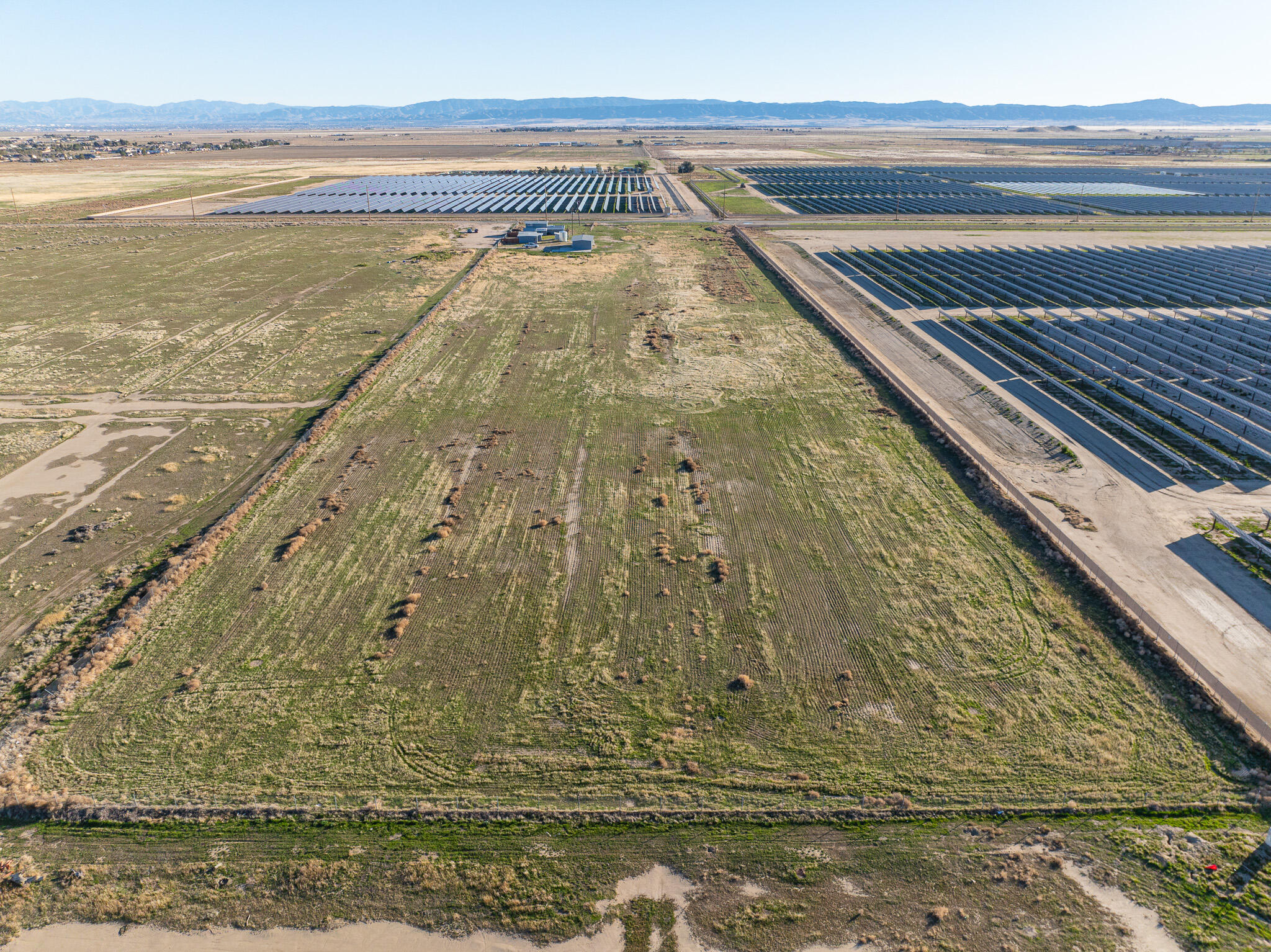 8443 Gaskell Road Rosamond, CA 93560 - Photo 42 of 45 a view of ocean