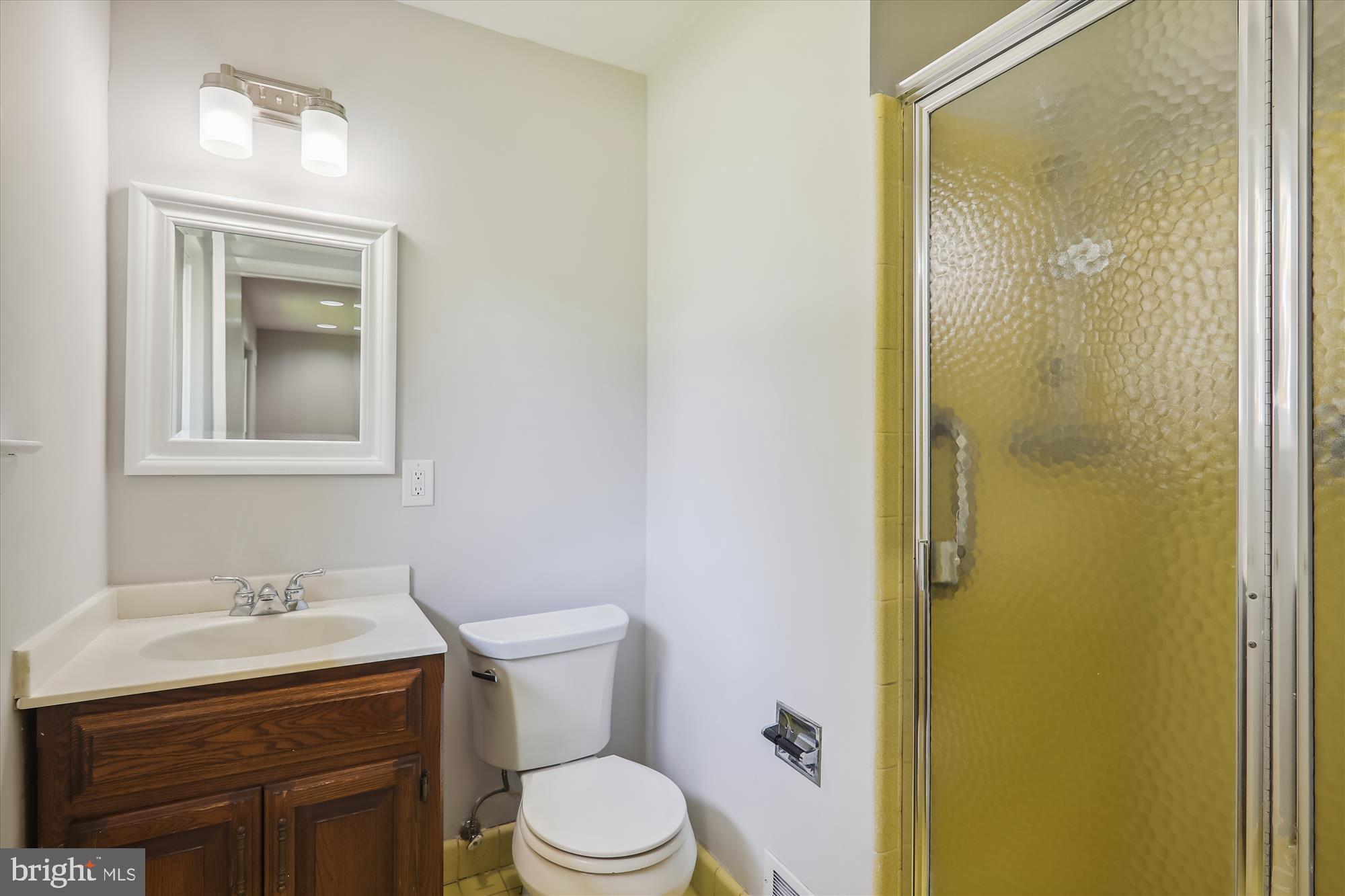 601 Bromley Street Silver Spring, MD 20902 - Photo 18 of 30 Primary Bathroom