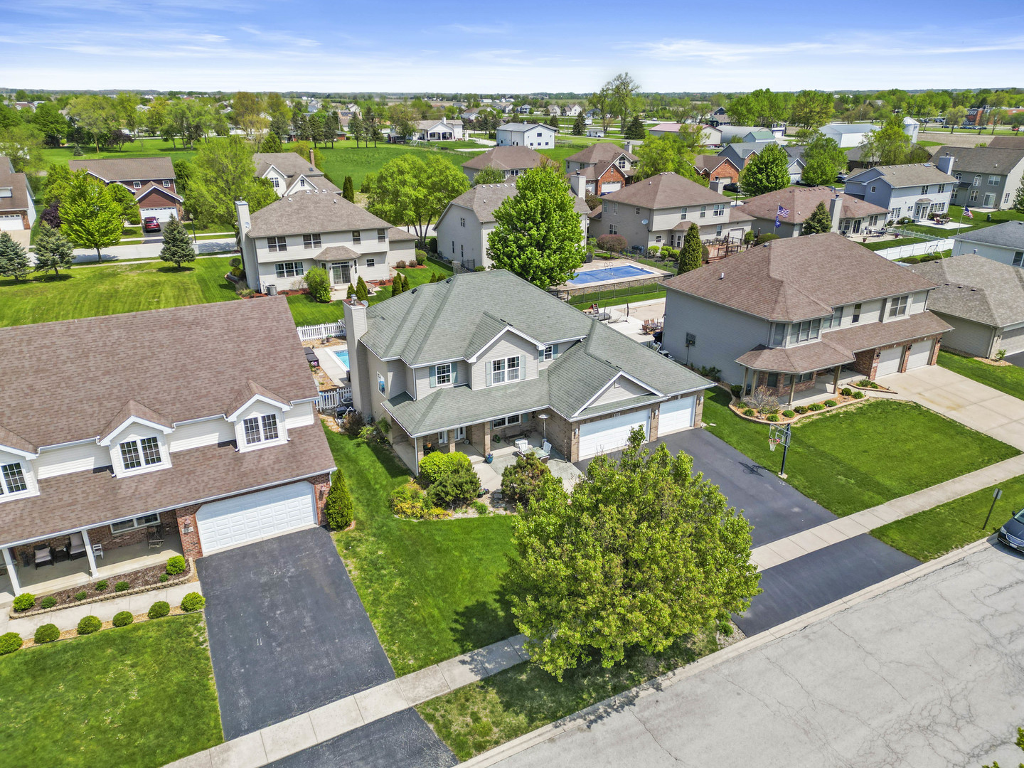 253 Aspen Drive Beecher, IL 60401 - Photo 13 of 17 an aerial view of a
