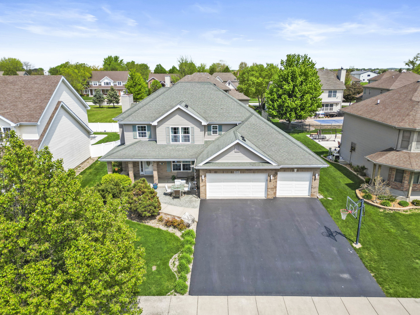253 Aspen Drive Beecher, IL 60401 - Photo 17 of 17 an aerial view of a house with a yard