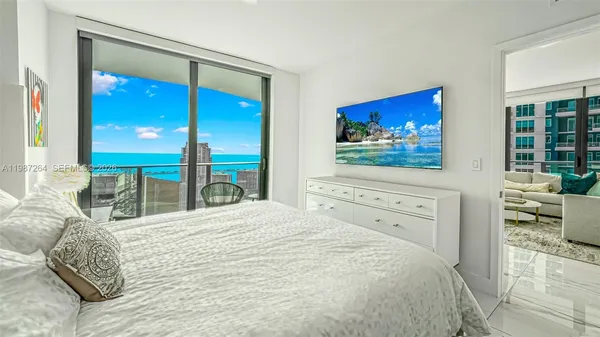 $15,000 | 1300 South Miami Avenue, Unit 4306, Miami, FL 33130