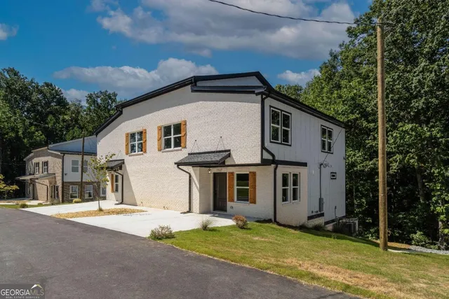 $2,450 | 2387 Highpoint Road, Snellville, GA 30078