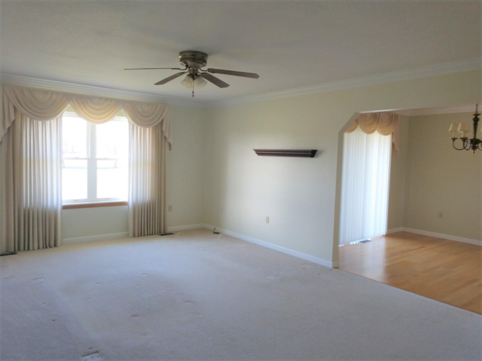 787 Jackson Road Blanchard, MI 49310 - Photo 7 of 16 livingrmnew