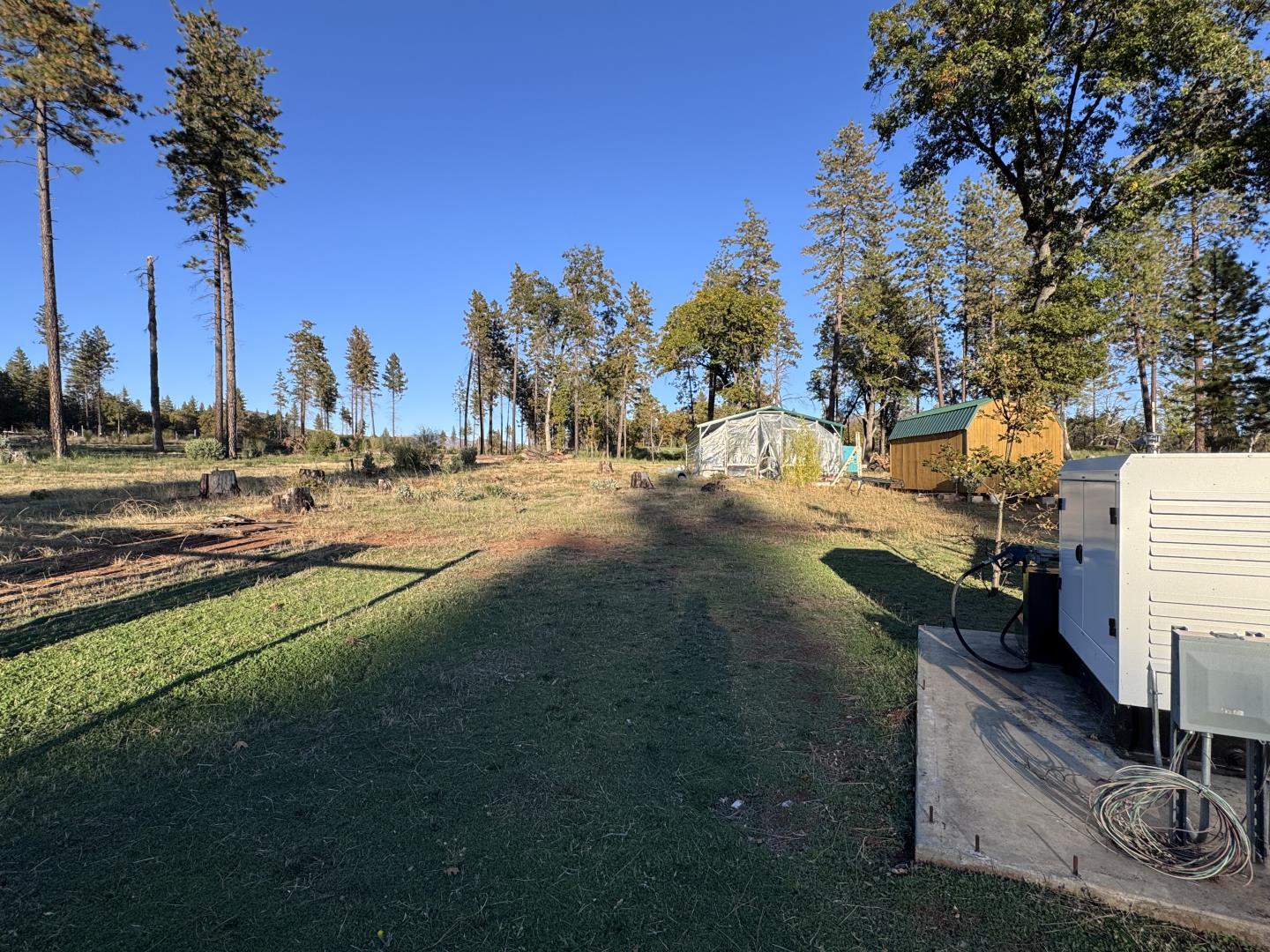 12168 Granite Ridge Road Oroville, CA 95965 - Photo 15 of 34 a view of a basketball court