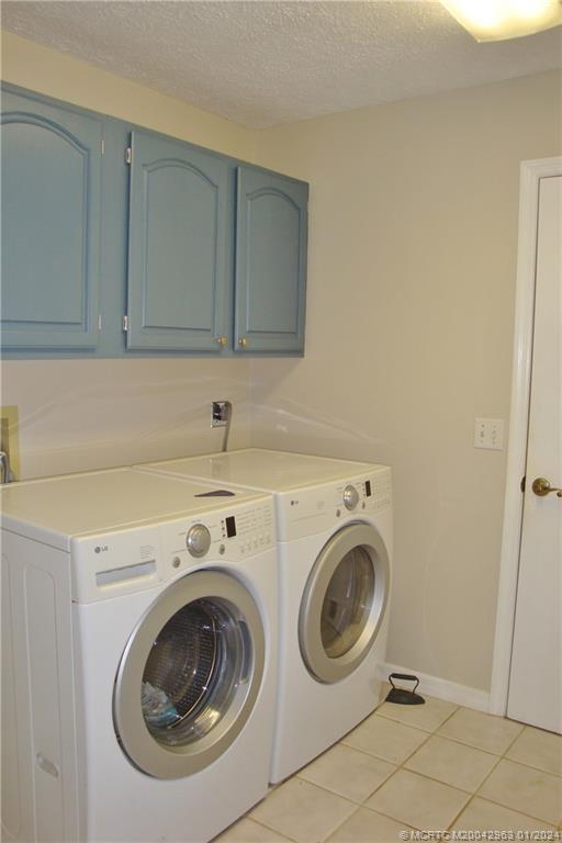 2209 Southwest Oak Ridge Road Palm City, FL 34990 - Photo 28 of 35 Washer & Dryer included