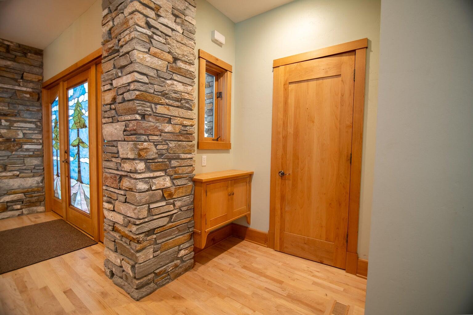 2440 Hugo Road Merlin, OR 97532 - Photo 5 of 24 20240531055322790661000000-o