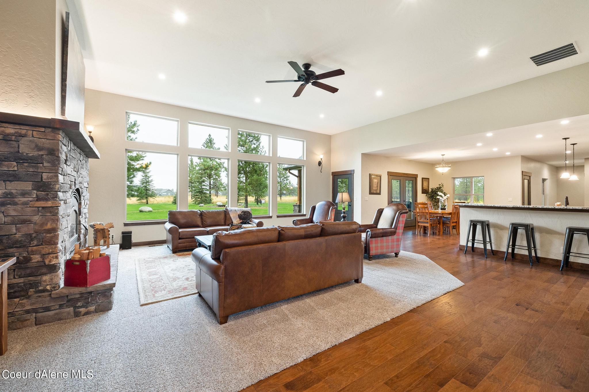 23908 North Citadel Road Rathdrum, ID 83858 - Photo 4 of 46 Spacious Great Room