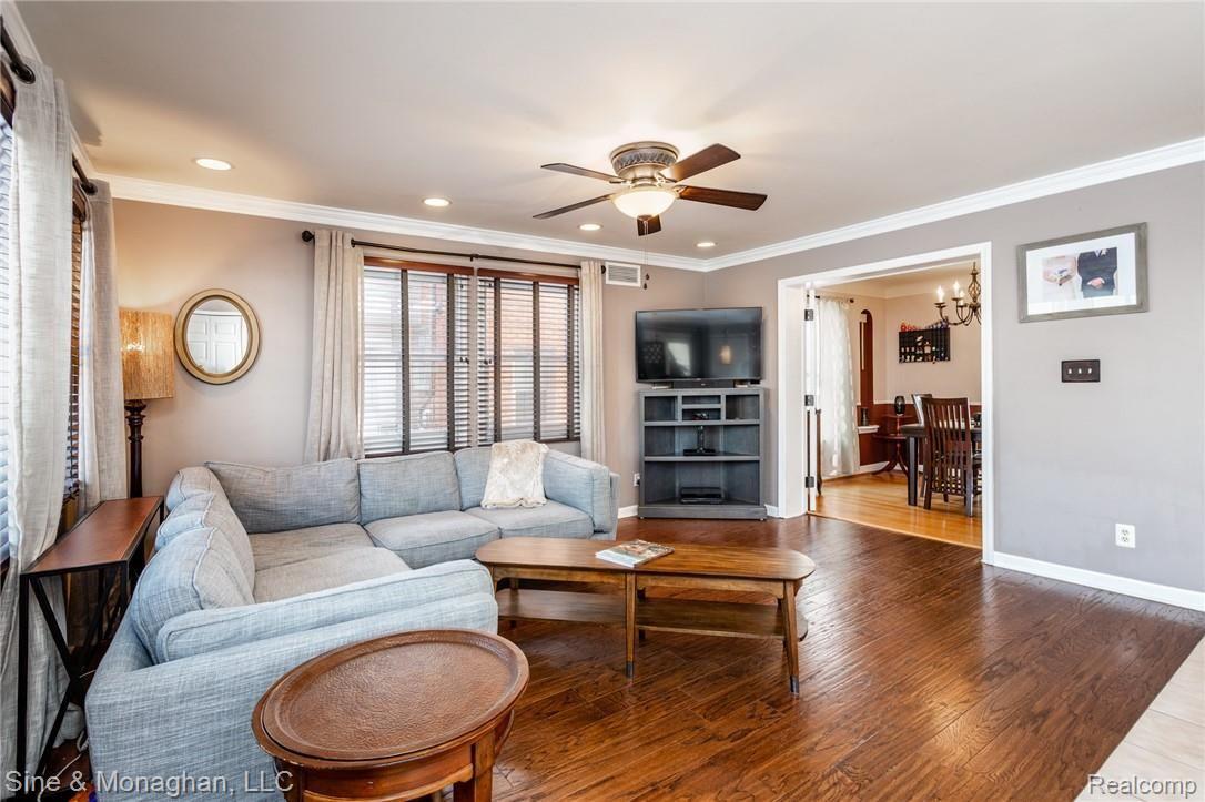 1242 Hampton Road Grosse Pointe, MI 48236 - Photo 17 of 50 1242 Hampton Small014.jpg