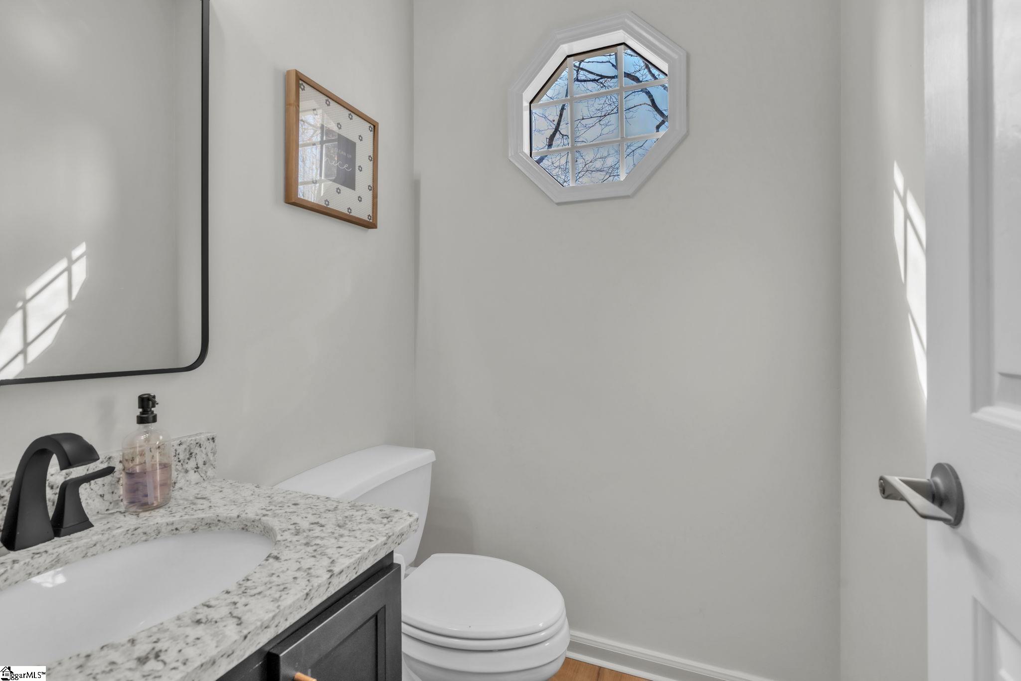 417 Roberts Road Taylors, SC 29687 - Photo 15 of 31