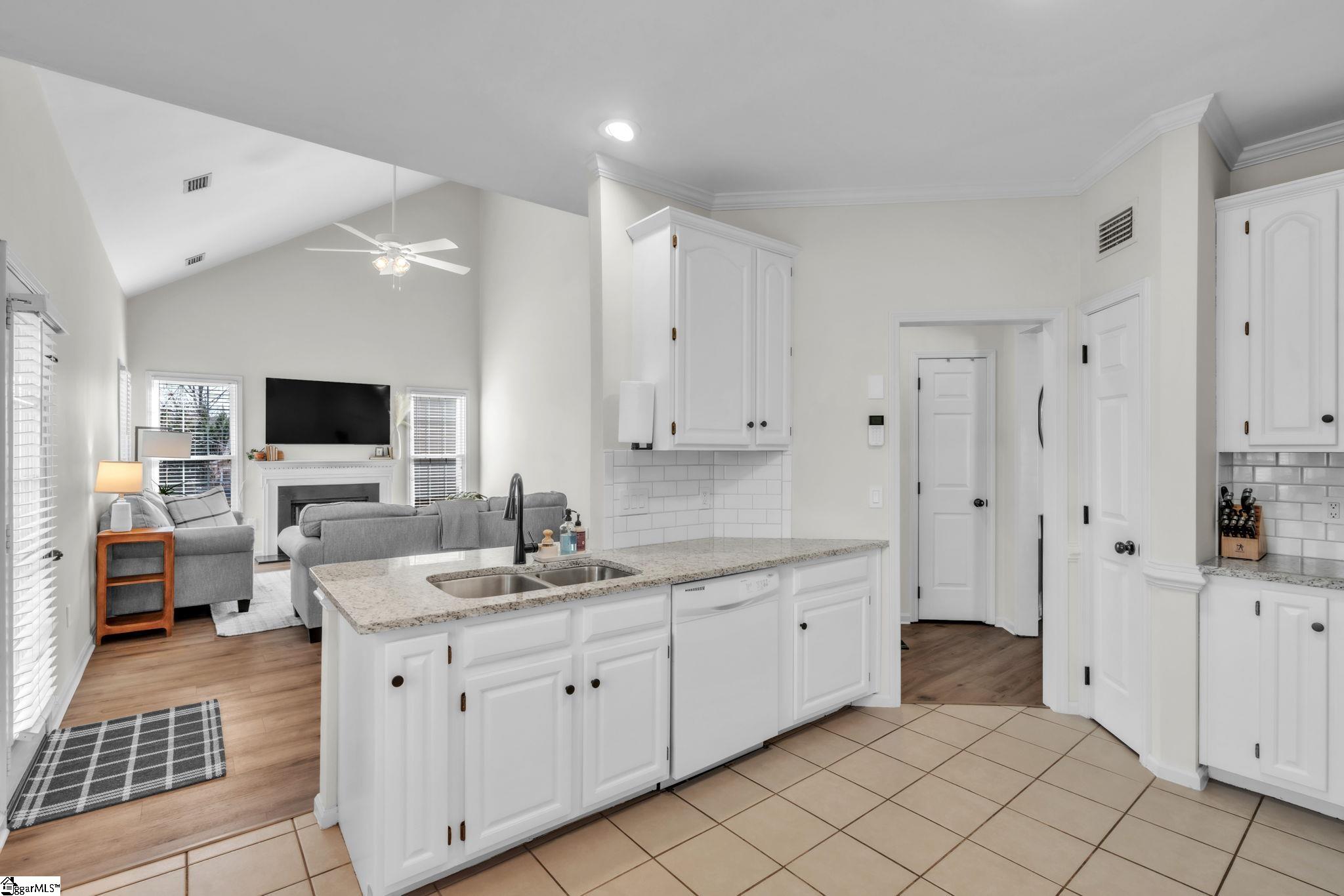 417 Roberts Road Taylors, SC 29687 - Photo 2 of 31