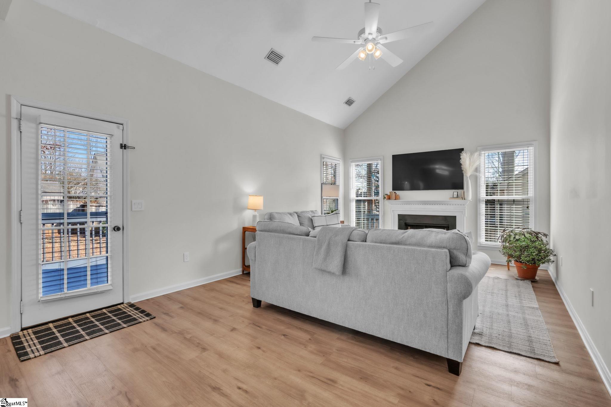 417 Roberts Road Taylors, SC 29687 - Photo 4 of 31