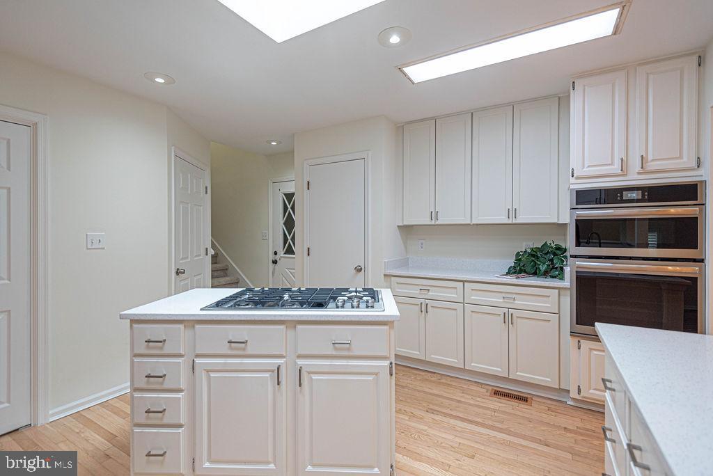 74 Battersea Road Ocean Pines, MD 21811 - Photo 10 of 75 5 Gas Burner Island Cooktop