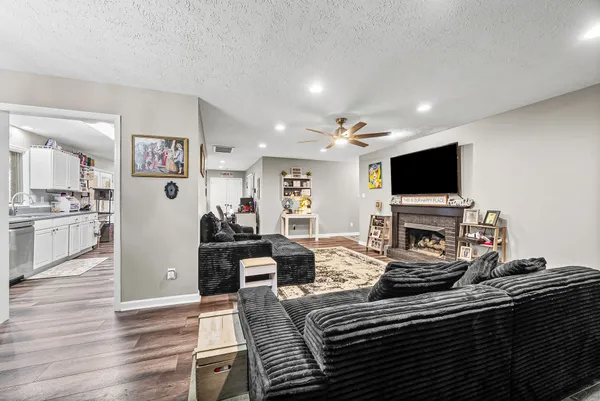 $349,900 | 1112 Black Oak Lane, Hopkinsville, KY 42240