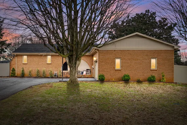 $349,900 | 1112 Black Oak Lane, Hopkinsville, KY 42240