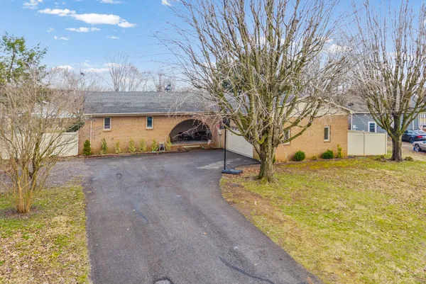 $349,900 | 1112 Black Oak Lane, Hopkinsville, KY 42240