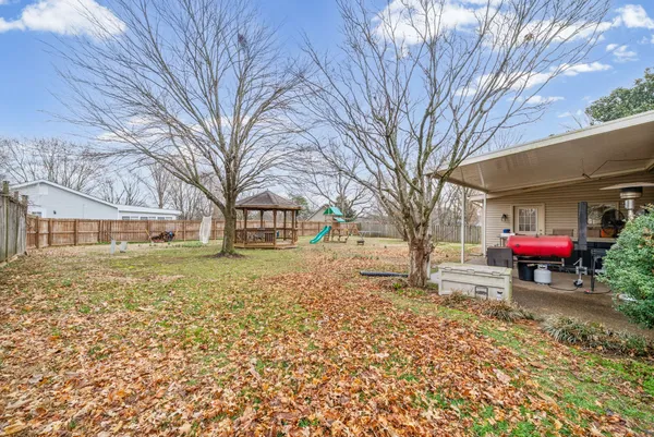 $349,900 | 1112 Black Oak Lane, Hopkinsville, KY 42240