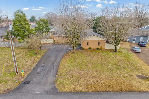 $349,900 | 1112 Black Oak Lane, Hopkinsville, KY 42240