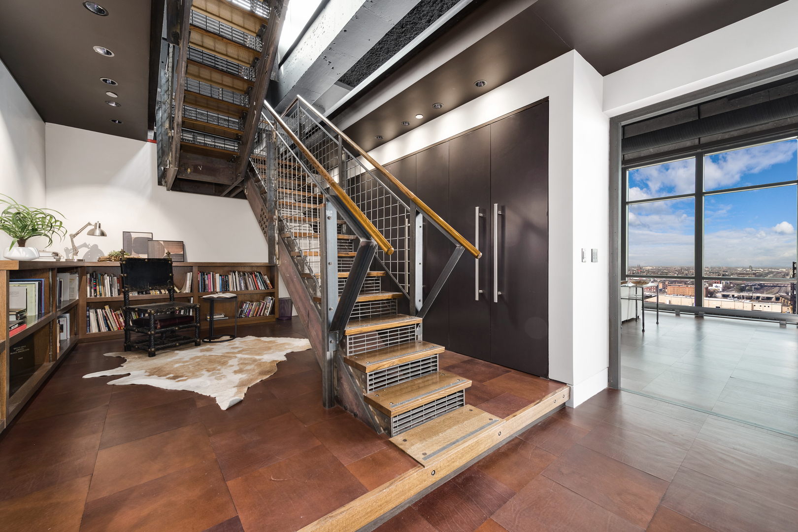 1530 South State Street, Unit 18AB Chicago, IL 60605 - Photo 6 of 54 a view of entryway and hall