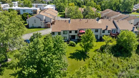 $340,000 | 375 Juniper Tree Court, Hoffman Estates, IL 60169