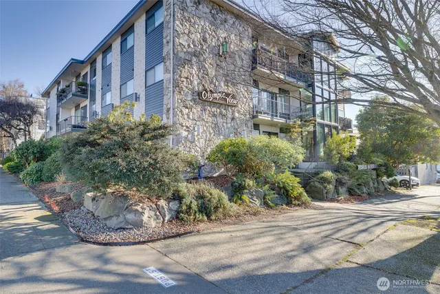 $375,000 | 6110 24th Avenue Northwest, Unit 203, Seattle, WA 98107