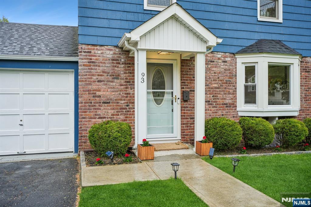 93 South Prospect Street Verona, NJ 07044 - Photo 3 of 38