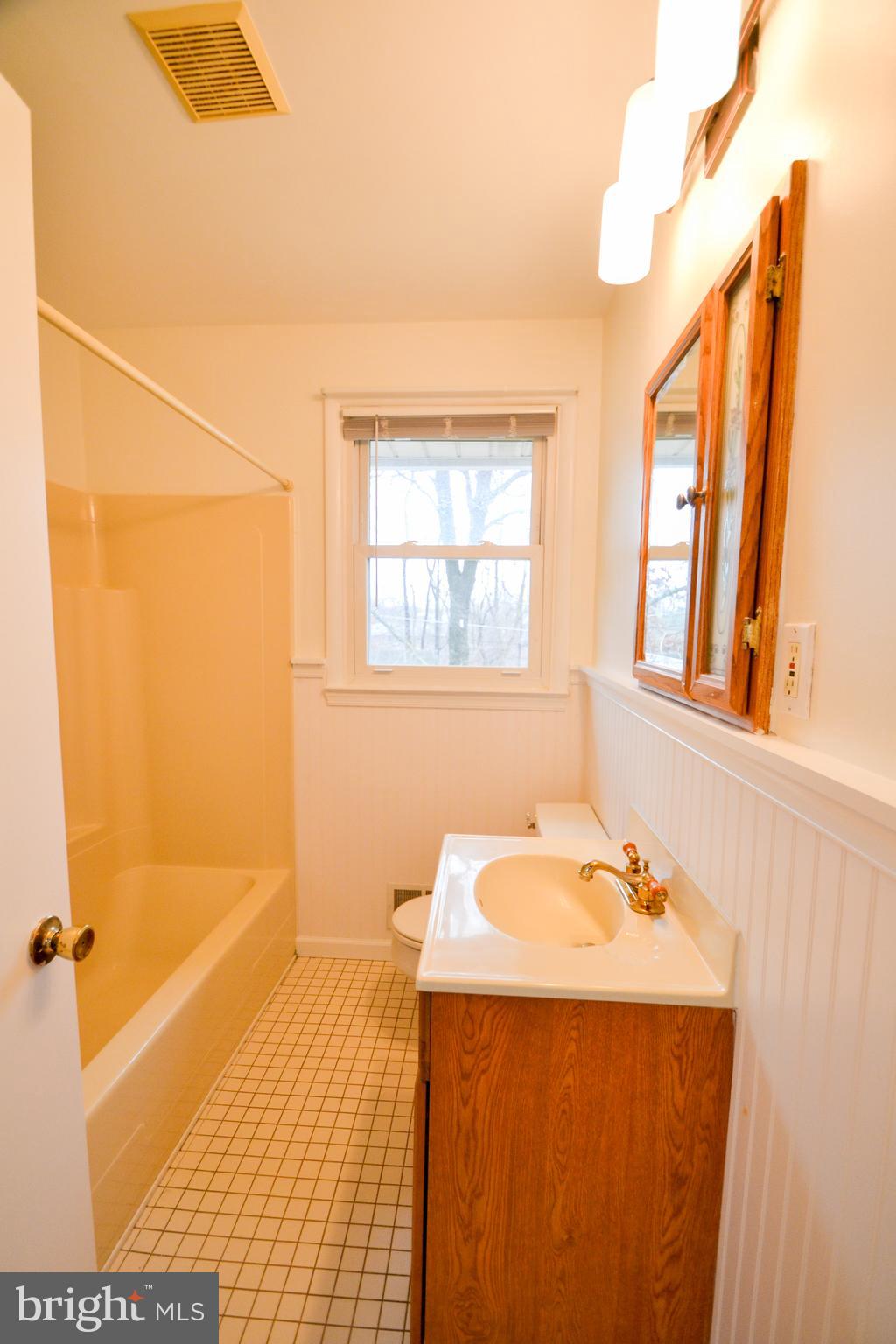 6821 Lenbern Road Gwynn Oak, MD 21207 - Photo 14 of 24 Full bath