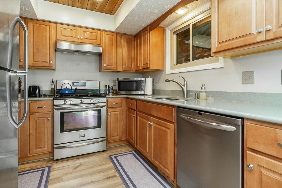 5281 Timberline Road, Unit 150 Columbus, OH 43220 - Photo 9 of 37 Kitchen