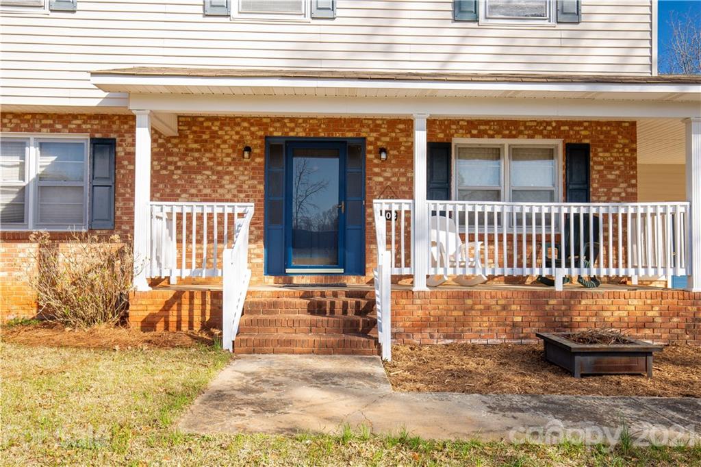102 Colonial Avenue Lancaster, SC 29720 - Photo 4 of 33 Gallery Image 4
