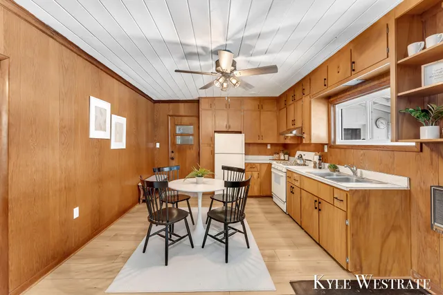 $159,900 | 262 40th Street, Allegan, MI 49010