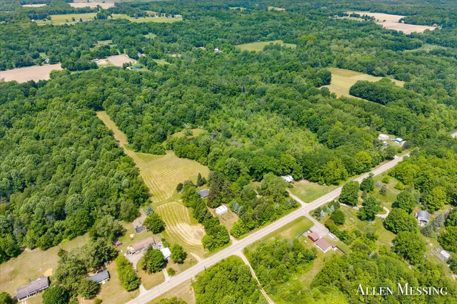 $159,900 | 262 40th Street, Allegan, MI 49010