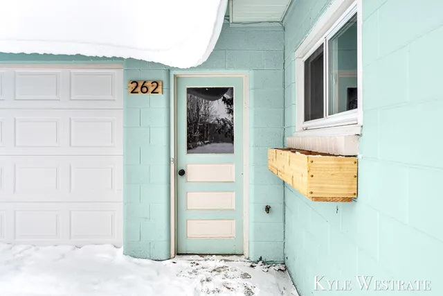 $159,900 | 262 40th Street, Allegan, MI 49010