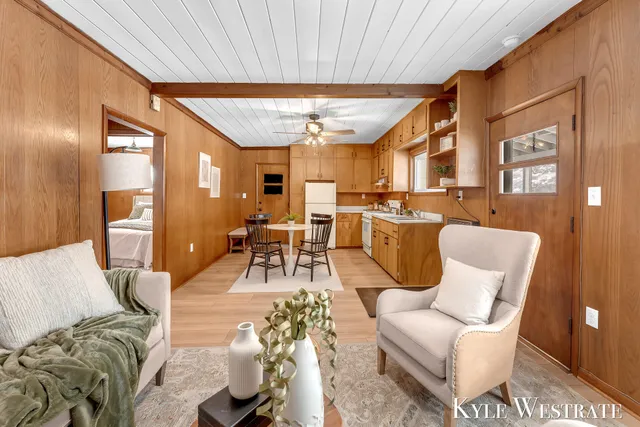 $159,900 | 262 40th Street, Allegan, MI 49010