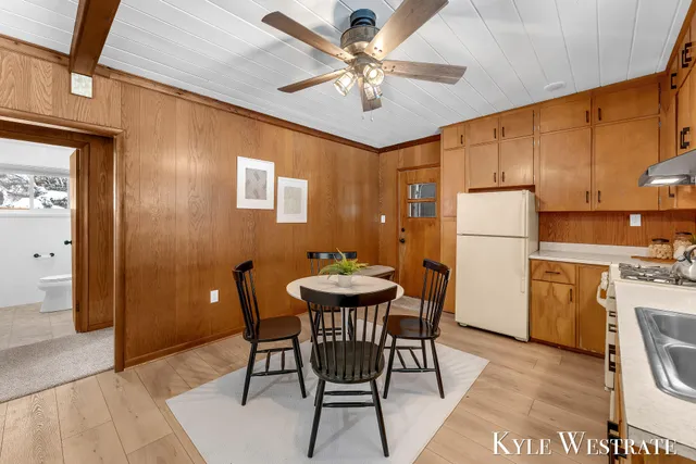 $159,900 | 262 40th Street, Allegan, MI 49010