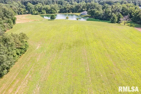 $628,000 | 14290 East Windsong Road, Mount Vernon, IL 62864
