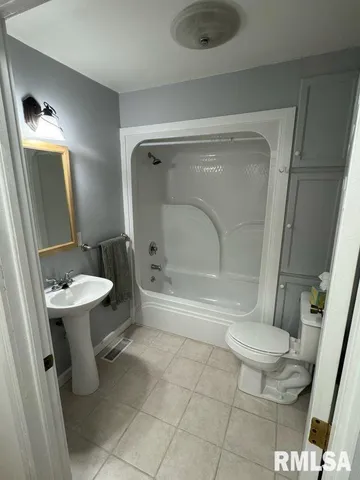 $628,000 | 14290 East Windsong Road, Mount Vernon, IL 62864